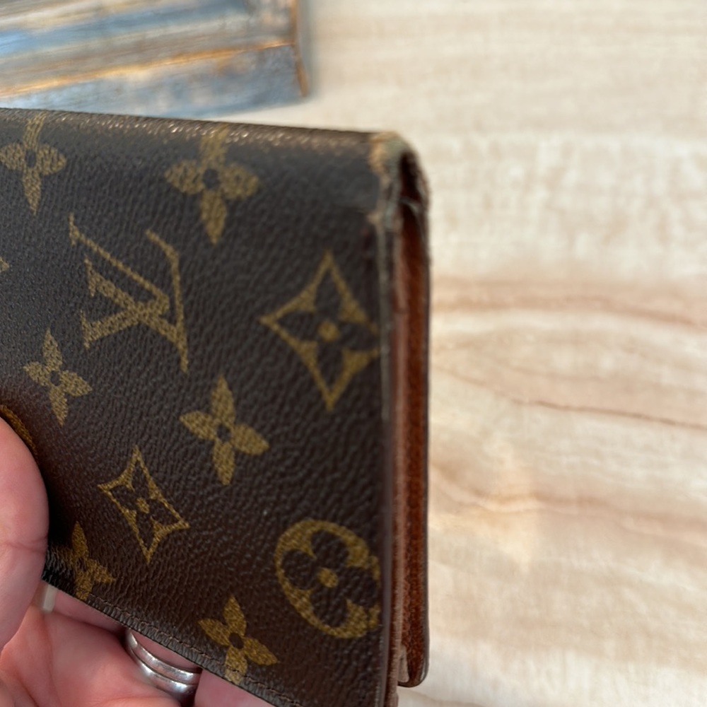 Louis Vuitton Authentic Long Brown Monogram Wallet - Picture 17 of 17